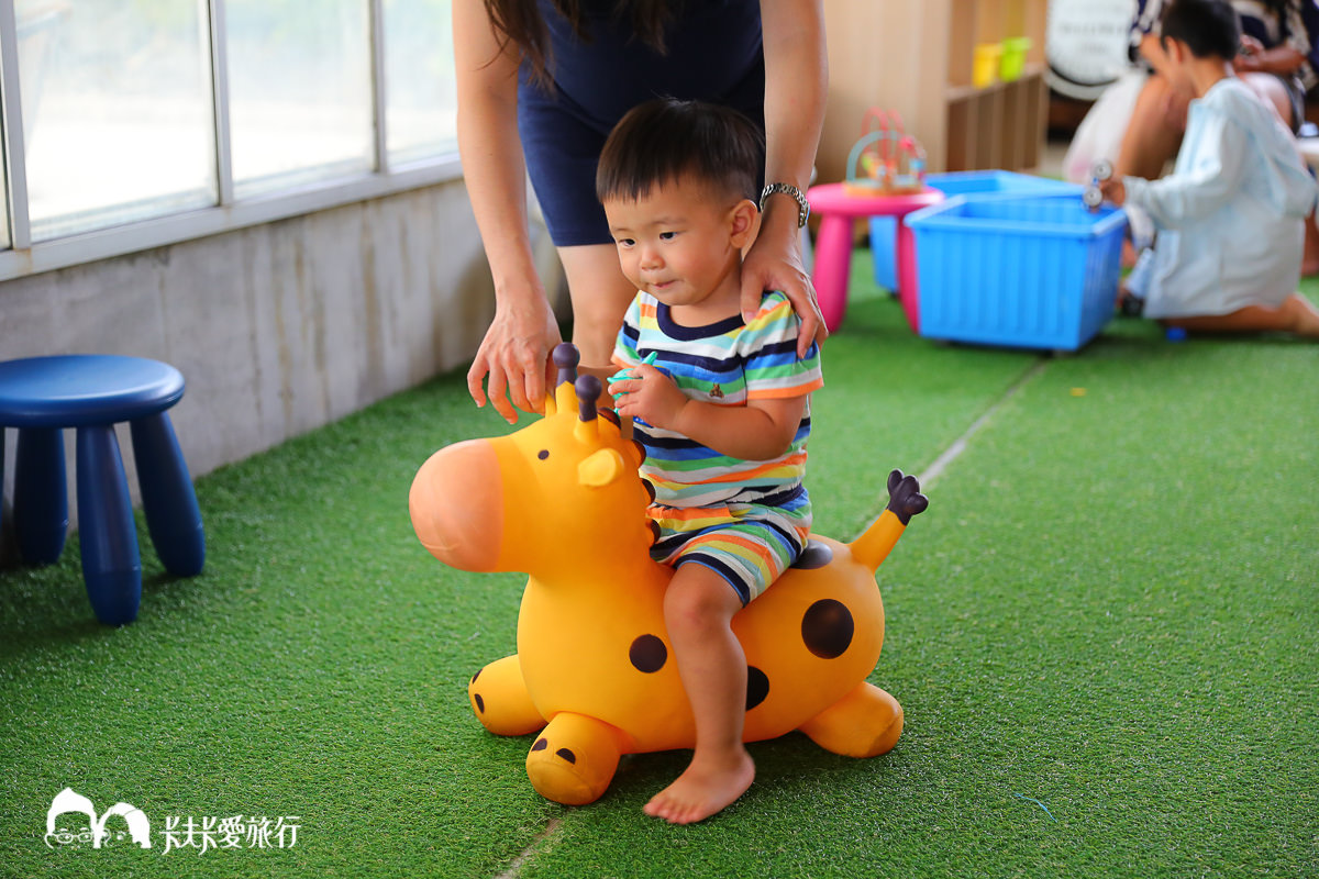宜蘭礁溪景點｜礁溪金車蘭花園｜狐獴互動體驗餵食魟魚巨大仙人掌園熊熊南瓜車 - kafu.tw