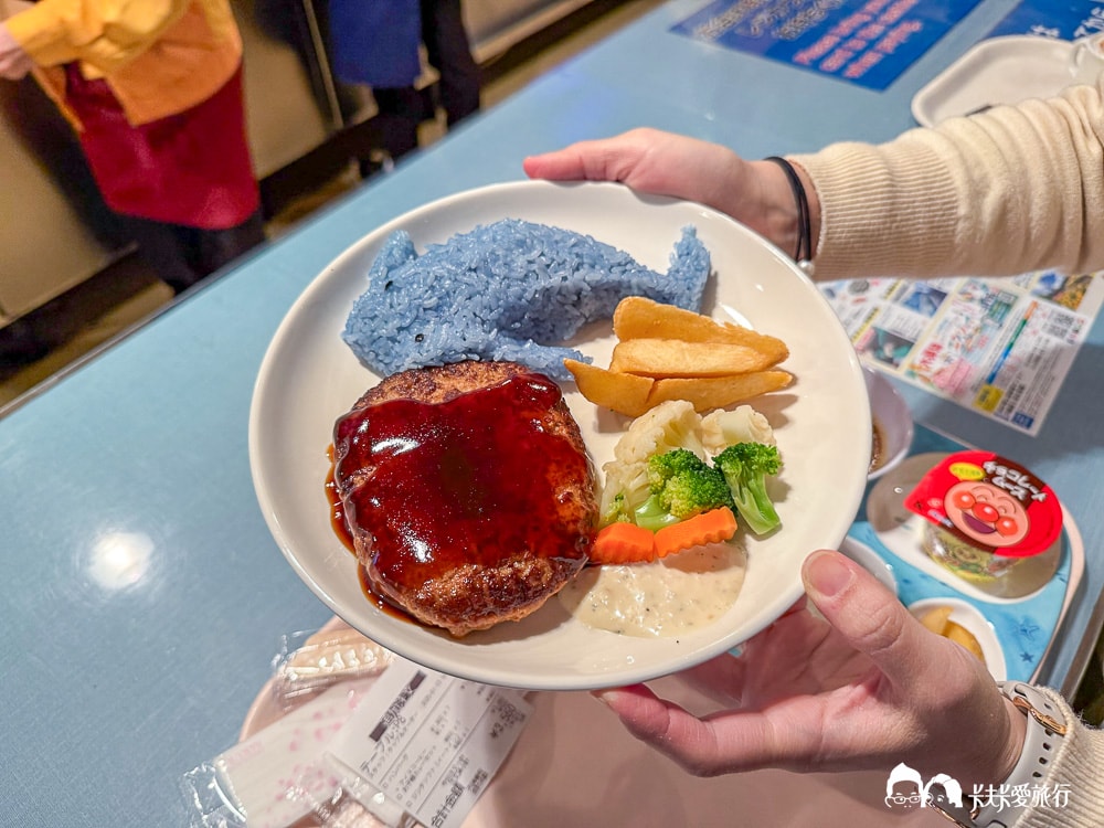 沖繩美麗海水族館 Ocean Blue Café|鯨鯊陪你吃美食,最夢幻的海景餐廳菜單訂位方式 - 第27張圖