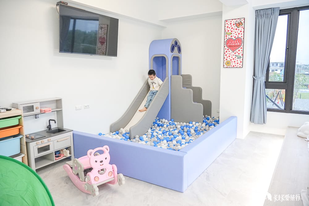 宜蘭親子民宿推薦|止間Villa蜻蜓包棟:三星最美住宿!溜滑梯、戲水池、烤肉 - 第43張圖 宜蘭親子民宿推薦|止間Villa蜻蜓包棟:三星最美住宿!溜滑梯、戲水池、烤肉