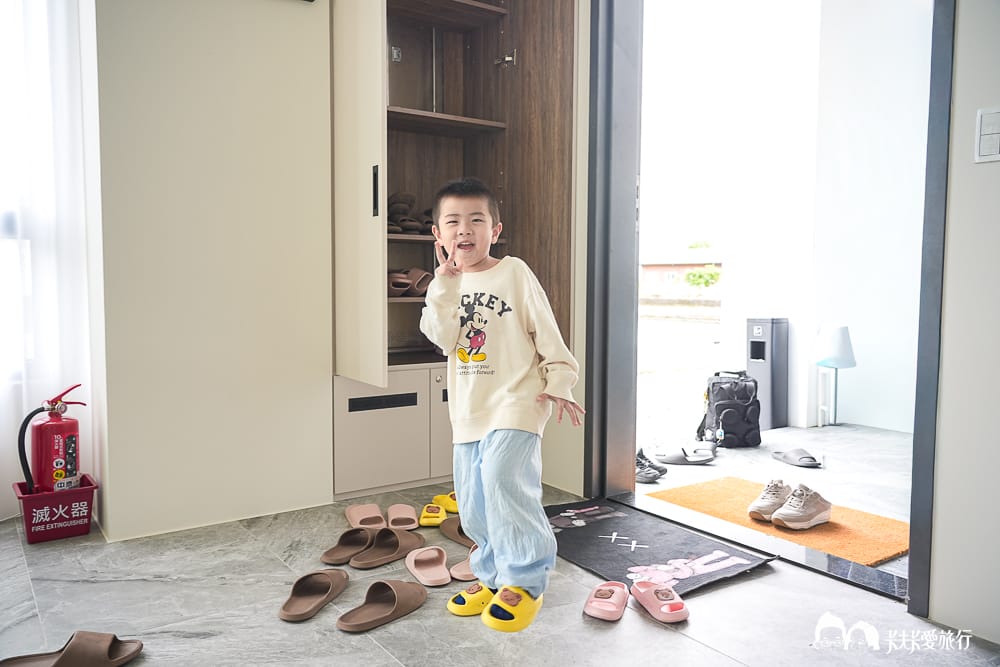 宜蘭親子民宿推薦|止間Villa蜻蜓包棟:三星最美住宿!溜滑梯、戲水池、烤肉 - 第3張圖 宜蘭親子民宿推薦|止間Villa蜻蜓包棟:三星最美住宿!溜滑梯、戲水池、烤肉