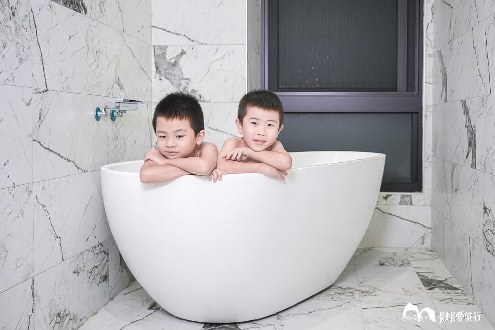 宜蘭親子民宿推薦|止間Villa蜻蜓包棟:三星最美住宿!溜滑梯、戲水池、烤肉 - 第49張圖 宜蘭親子民宿推薦|止間Villa蜻蜓包棟:三星最美住宿!溜滑梯、戲水池、烤肉