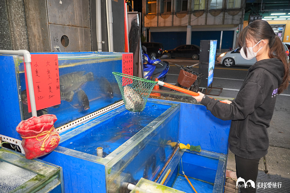 宜蘭頭城美食｜青雲80海鮮餐廳評價：在地推薦高CP值快炒烤魚菜單與停車