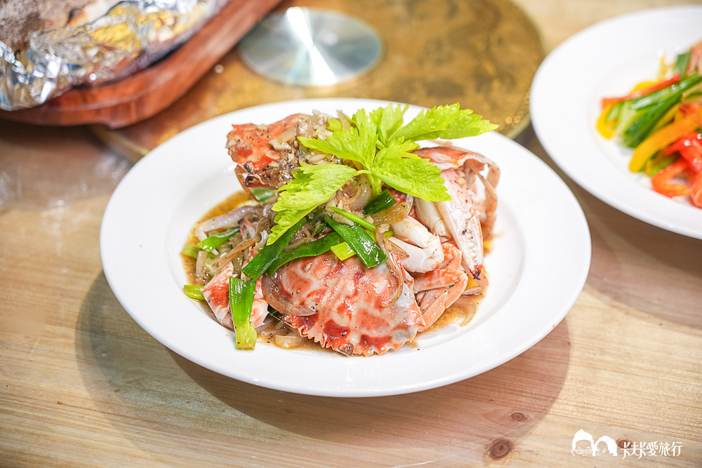 宜蘭頭城美食｜青雲80海鮮餐廳評價：在地推薦高CP值快炒烤魚菜單與停車