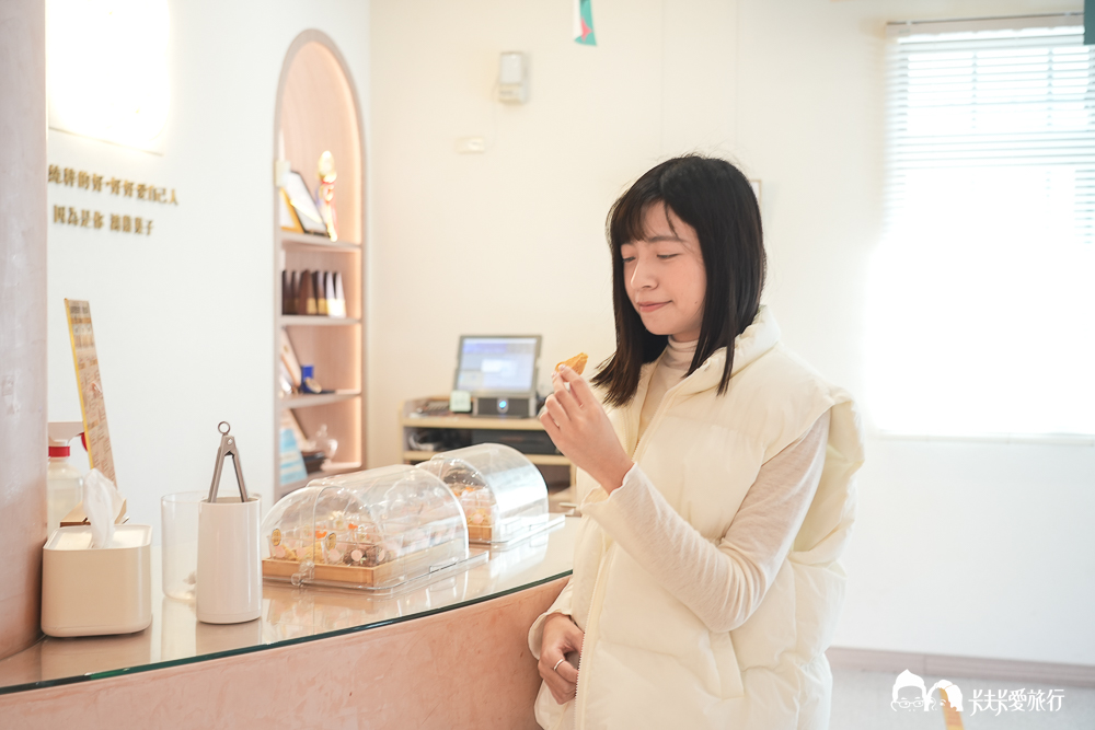 台中伴手禮推薦》鴻鼎菓子豐原旗艦店必買攻略!過年禮盒首選烏魚子曲奇、堅果塔價格 - 第15張圖 台中伴手禮推薦》鴻鼎菓子豐原旗艦店必買攻略!過年禮盒首選烏魚子曲奇、堅果塔價格