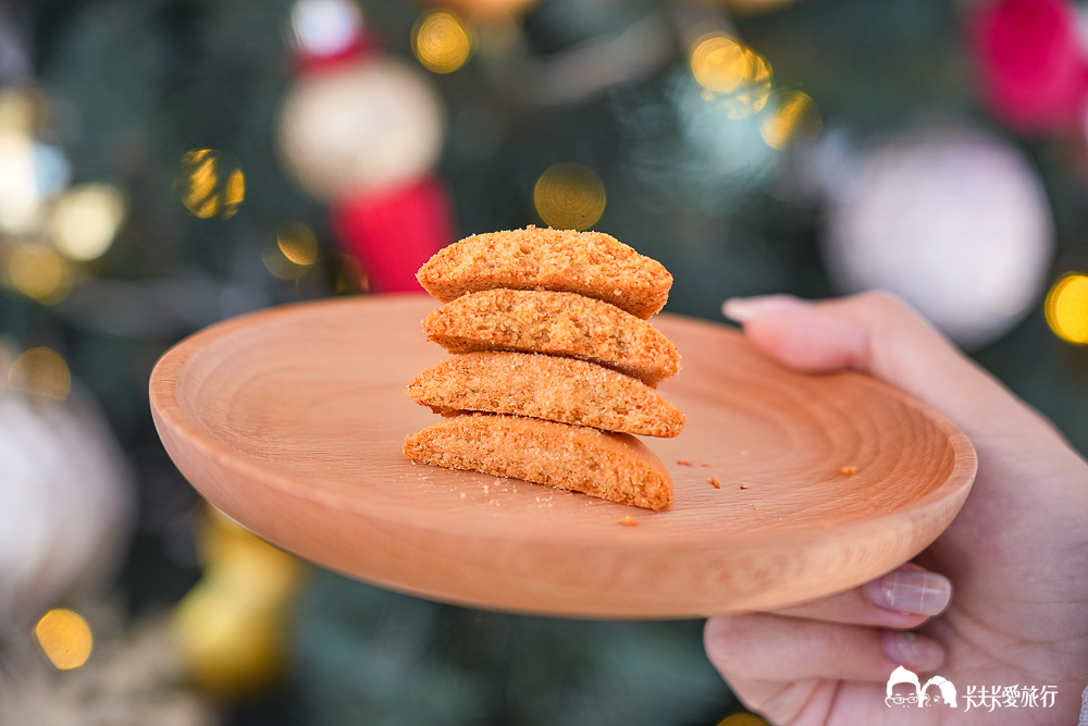 台中伴手禮推薦》鴻鼎菓子豐原旗艦店必買攻略!過年禮盒首選烏魚子曲奇、堅果塔價格 - 第26張圖 台中伴手禮推薦》鴻鼎菓子豐原旗艦店必買攻略!過年禮盒首選烏魚子曲奇、堅果塔價格