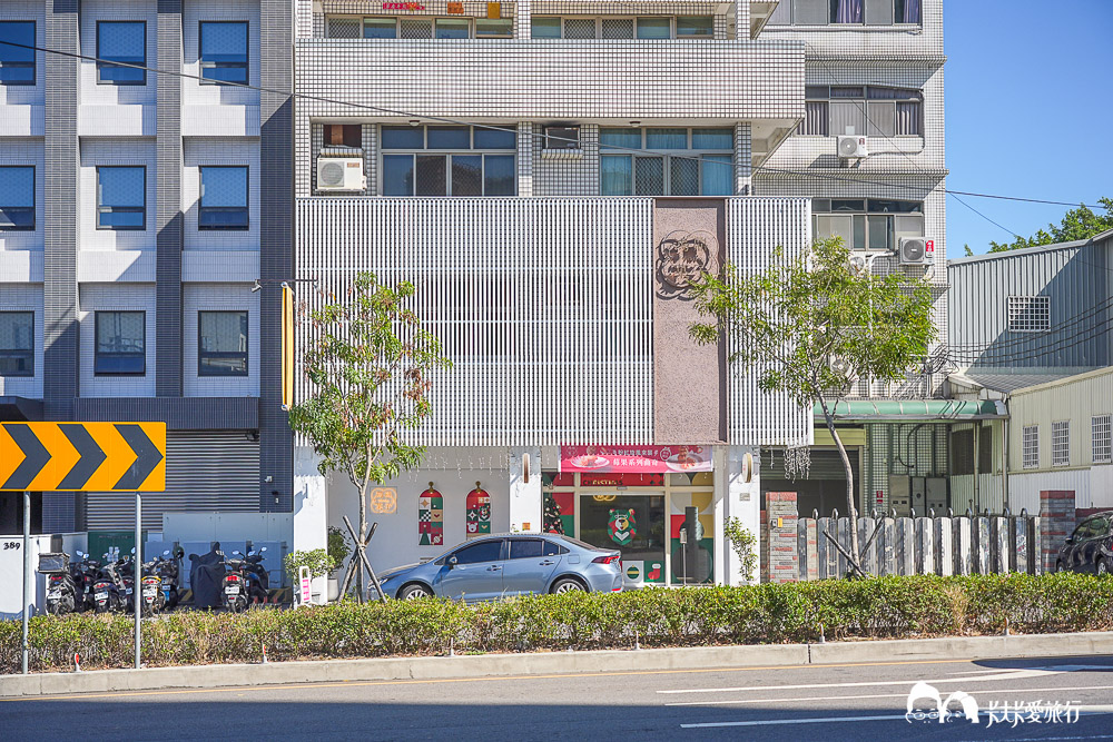 台中伴手禮推薦》鴻鼎菓子豐原旗艦店必買攻略!過年禮盒首選烏魚子曲奇、堅果塔價格 - 第10張圖 台中伴手禮推薦》鴻鼎菓子豐原旗艦店必買攻略!過年禮盒首選烏魚子曲奇、堅果塔價格