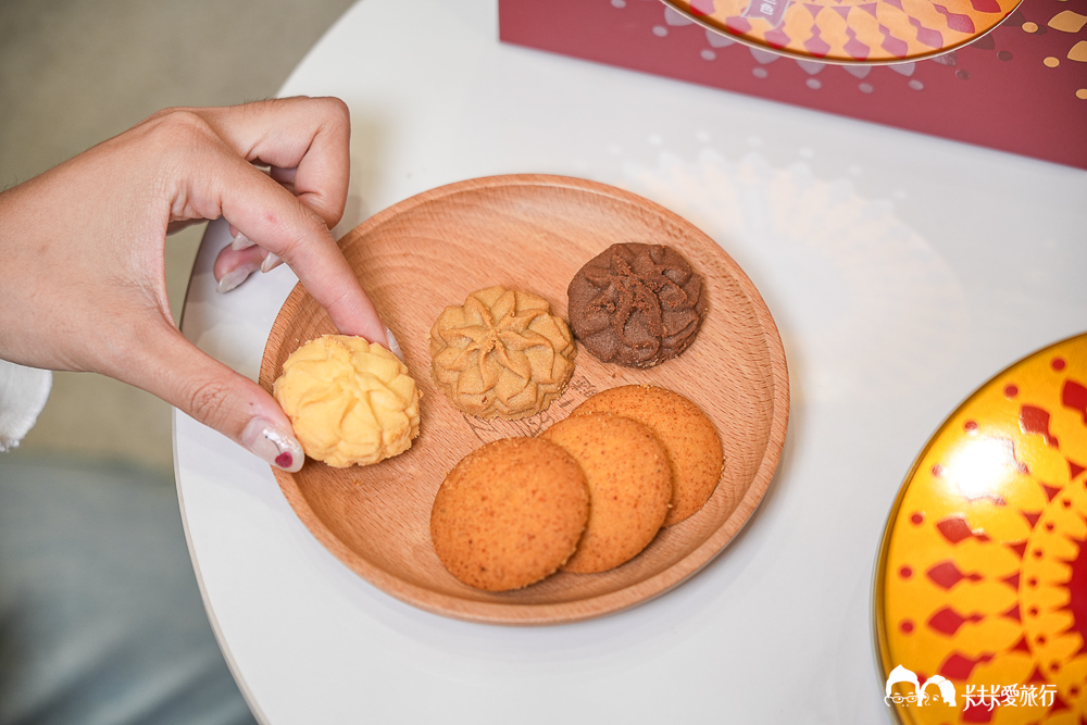 台中伴手禮推薦》鴻鼎菓子豐原旗艦店必買攻略!過年禮盒首選烏魚子曲奇、堅果塔價格 - 第22張圖 台中伴手禮推薦》鴻鼎菓子豐原旗艦店必買攻略!過年禮盒首選烏魚子曲奇、堅果塔價格