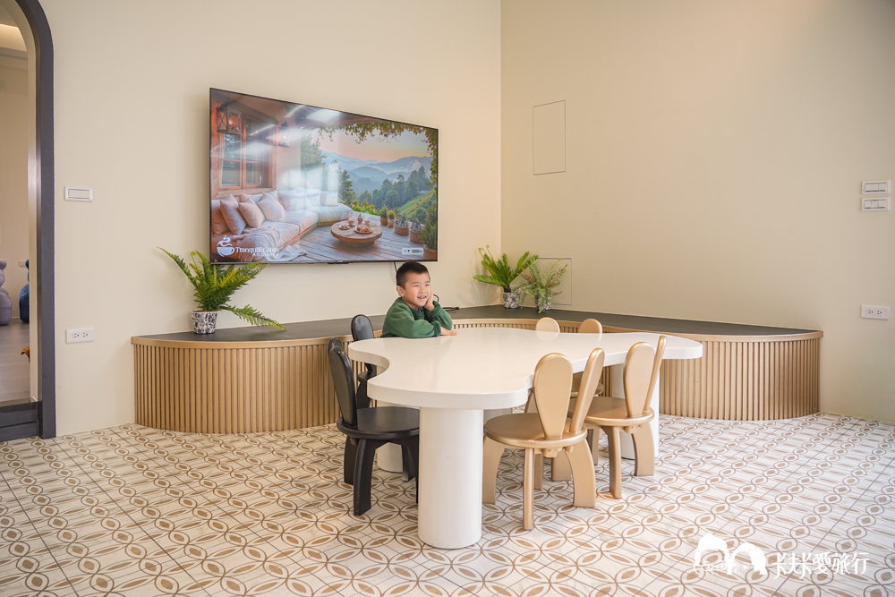 宜蘭包棟民宿|裏白VILLA|田野間的純白渡假秘境!KTV視聽室與戲水池 - 第9張圖 宜蘭包棟民宿|裏白VILLA|田野間的純白渡假秘境!KTV視聽室與戲水池