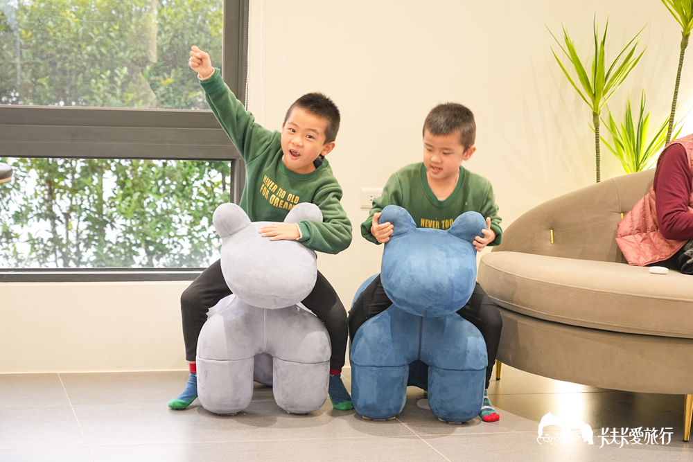 宜蘭包棟民宿|裏白VILLA|田野間的純白渡假秘境!KTV視聽室與戲水池 - 第13張圖 宜蘭包棟民宿|裏白VILLA|田野間的純白渡假秘境!KTV視聽室與戲水池