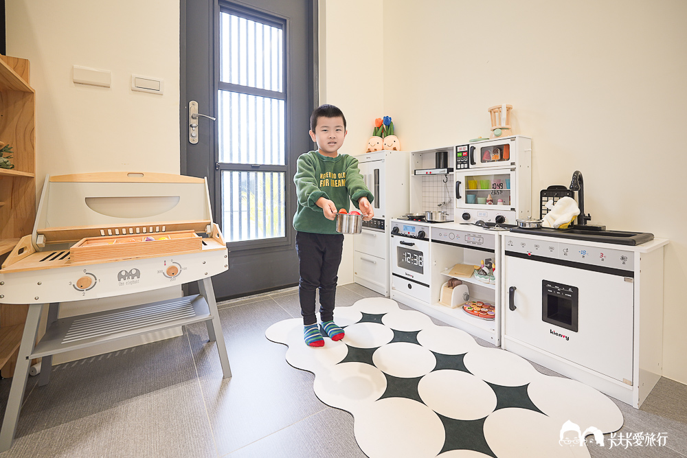 宜蘭包棟民宿|裏白VILLA|田野間的純白渡假秘境!KTV視聽室與戲水池 - 第17張圖 宜蘭包棟民宿|裏白VILLA|田野間的純白渡假秘境!KTV視聽室與戲水池