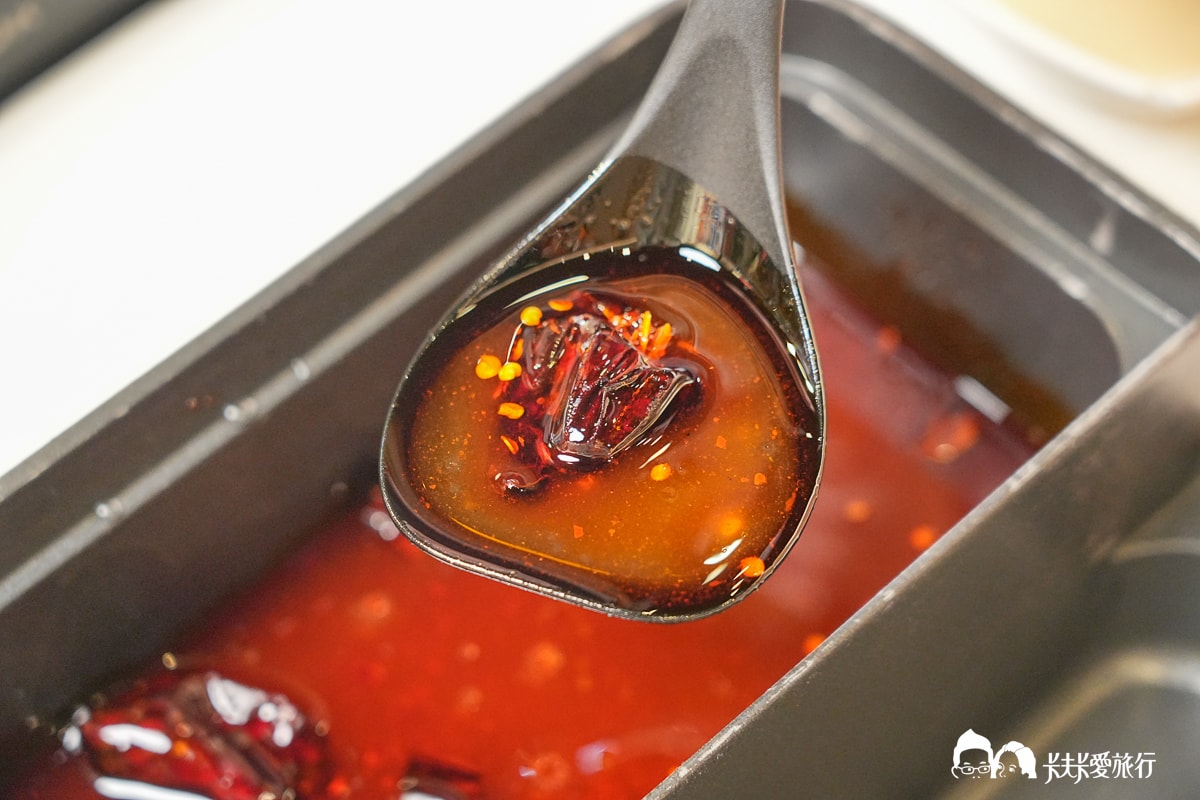 板橋府中站美食推薦｜一鍋三饗迴轉火鍋自助吧＋三種吃法一次滿足價格菜單