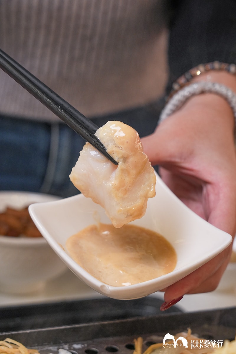 板橋府中站美食推薦｜一鍋三饗迴轉火鍋自助吧＋三種吃法一次滿足價格菜單