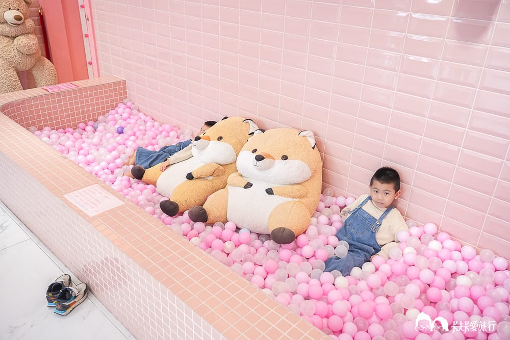 礁溪景點|兔子迷宮礁溪浴場:粉紅城堡超夢幻!玩遍哈比村、天空之鏡,2026最新菜單門票價位 - 第74張圖 礁溪景點|兔子迷宮礁溪浴場:粉紅城堡超夢幻!玩遍哈比村、天空之鏡,2026最新菜單門票價位