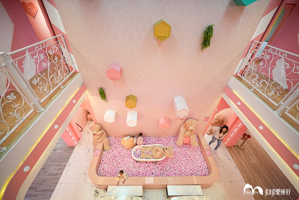 礁溪景點|兔子迷宮礁溪浴場:粉紅城堡超夢幻!玩遍哈比村、天空之鏡,2026最新菜單門票價位 - 第13張圖 礁溪景點|兔子迷宮礁溪浴場:粉紅城堡超夢幻!玩遍哈比村、天空之鏡,2026最新菜單門票價位