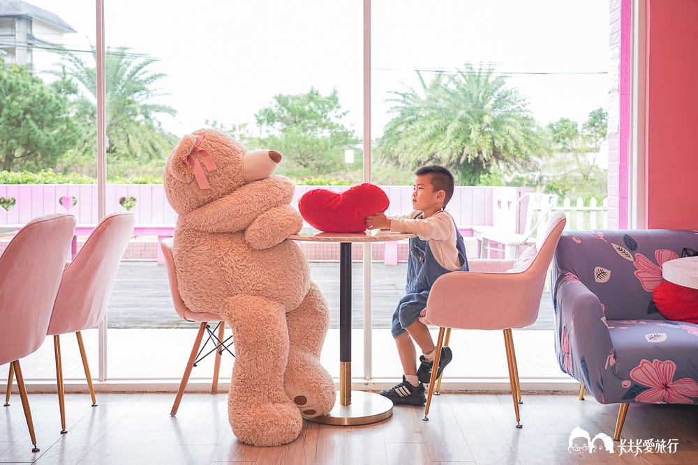 礁溪景點|兔子迷宮礁溪浴場:粉紅城堡超夢幻!玩遍哈比村、天空之鏡,2026最新菜單門票價位 - 第7張圖 礁溪景點|兔子迷宮礁溪浴場:粉紅城堡超夢幻!玩遍哈比村、天空之鏡,2026最新菜單門票價位