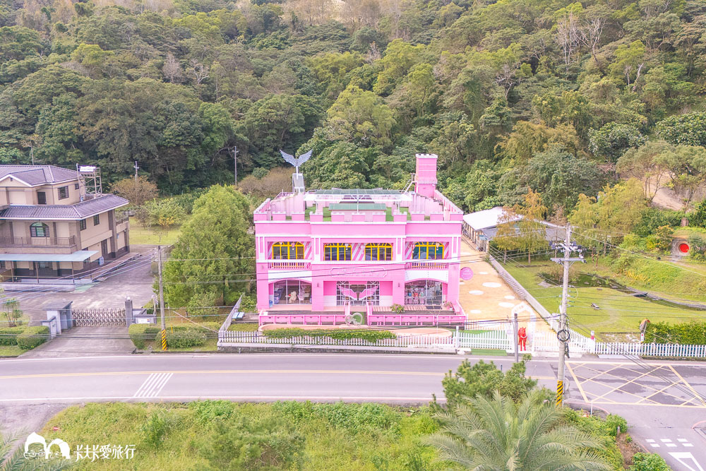 礁溪景點|兔子迷宮礁溪浴場:粉紅城堡超夢幻!玩遍哈比村、天空之鏡,2026最新菜單門票價位 - 第2張圖 礁溪景點|兔子迷宮礁溪浴場:粉紅城堡超夢幻!玩遍哈比村、天空之鏡,2026最新菜單門票價位