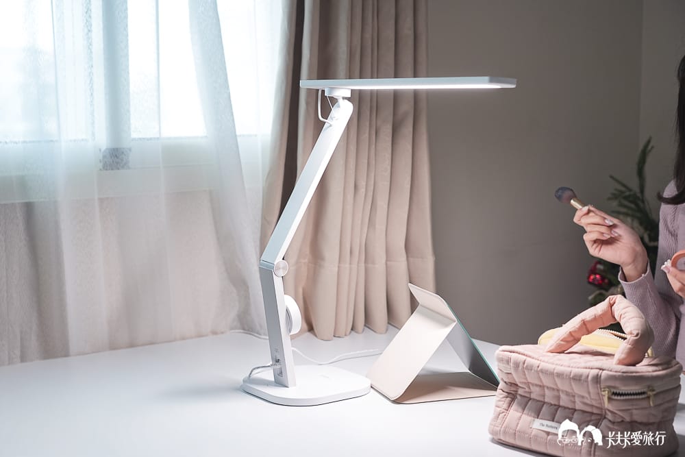CHIMEI奇美旋境悅眼LED護眼檯燈｜適合全家人的檯燈推薦，優點缺點心得評價