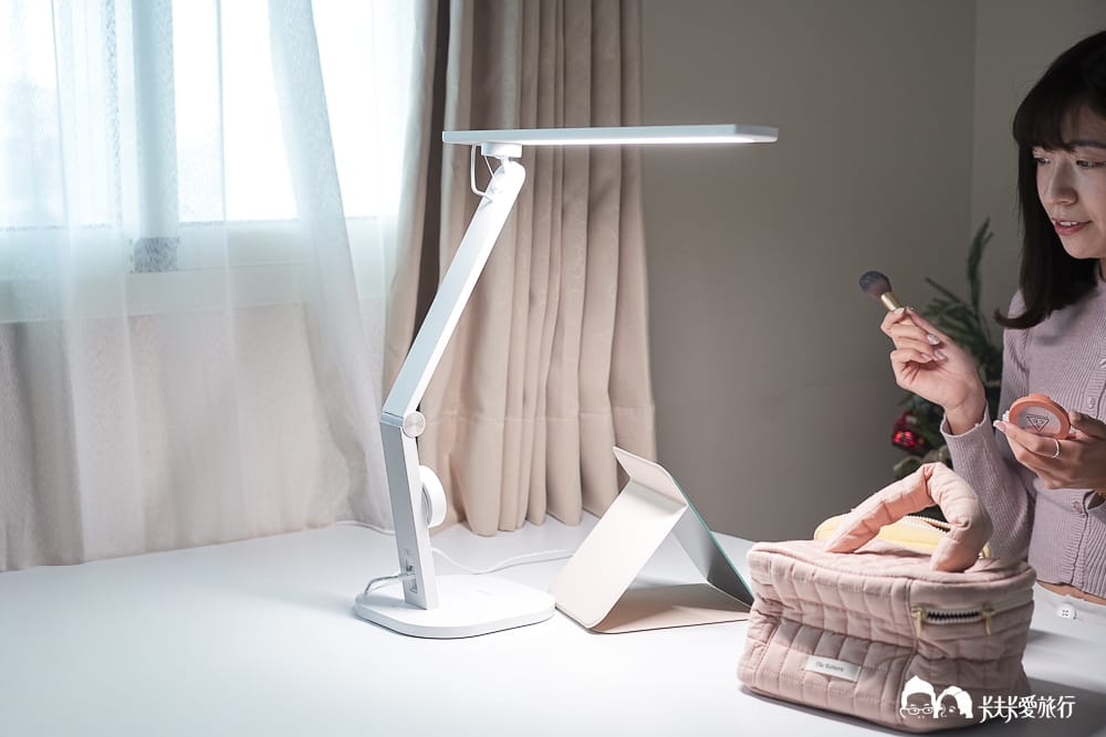 CHIMEI奇美旋境悅眼LED護眼檯燈｜適合全家人的檯燈推薦，優點缺點心得評價
