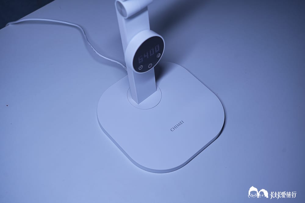 CHIMEI奇美旋境悅眼LED護眼檯燈｜適合全家人的檯燈推薦，優點缺點心得評價