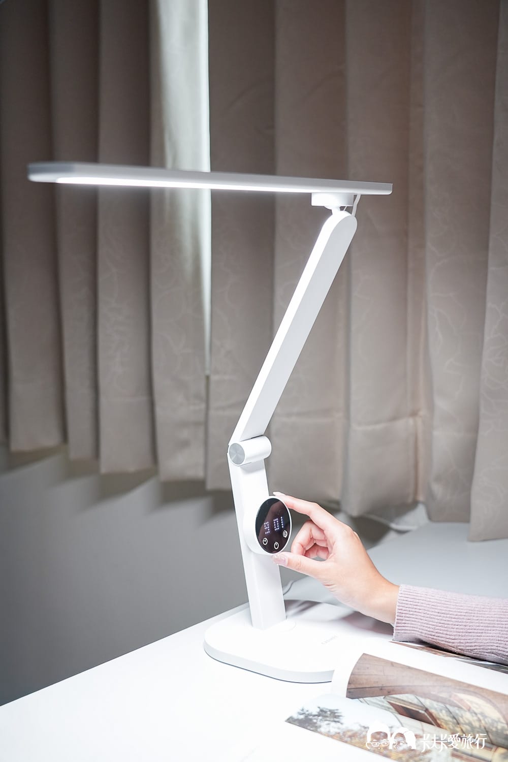 CHIMEI奇美旋境悅眼LED護眼檯燈｜適合全家人的檯燈推薦，優點缺點心得評價