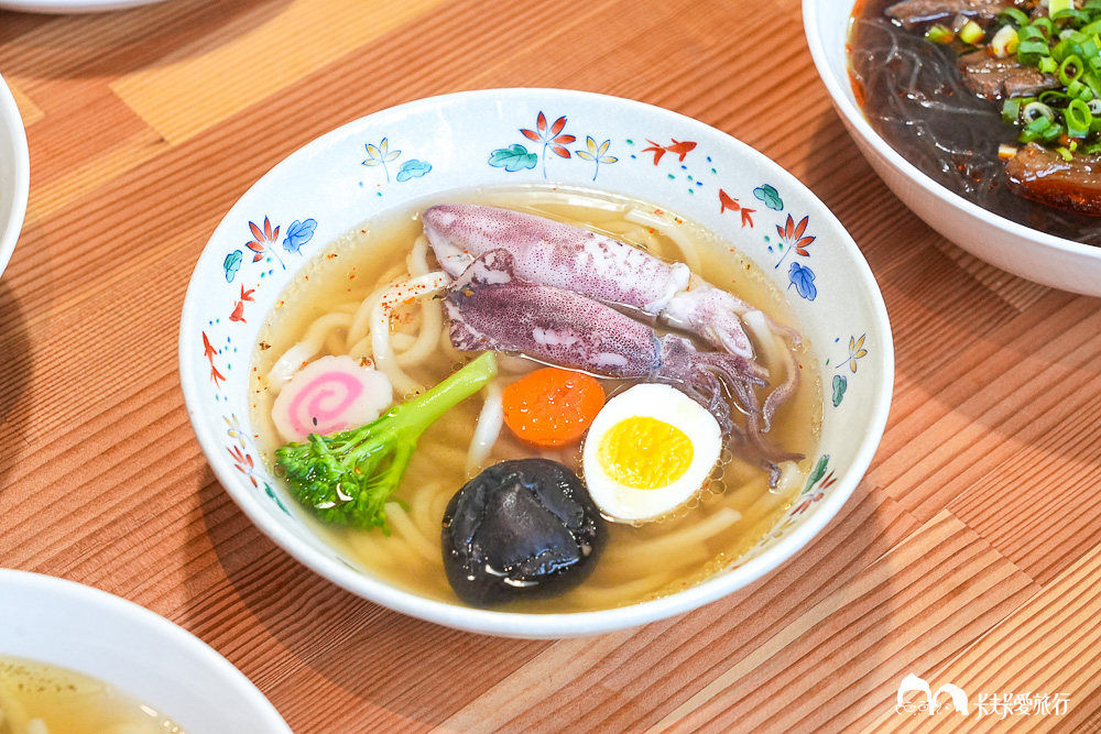 宜蘭冬山-春不老驛站牛肉麵｜藏在自來水廠老建築裡的航海魂菜單與評價