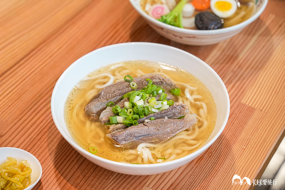 宜蘭冬山-春不老驛站牛肉麵｜藏在自來水廠老建築裡的航海魂菜單與評價