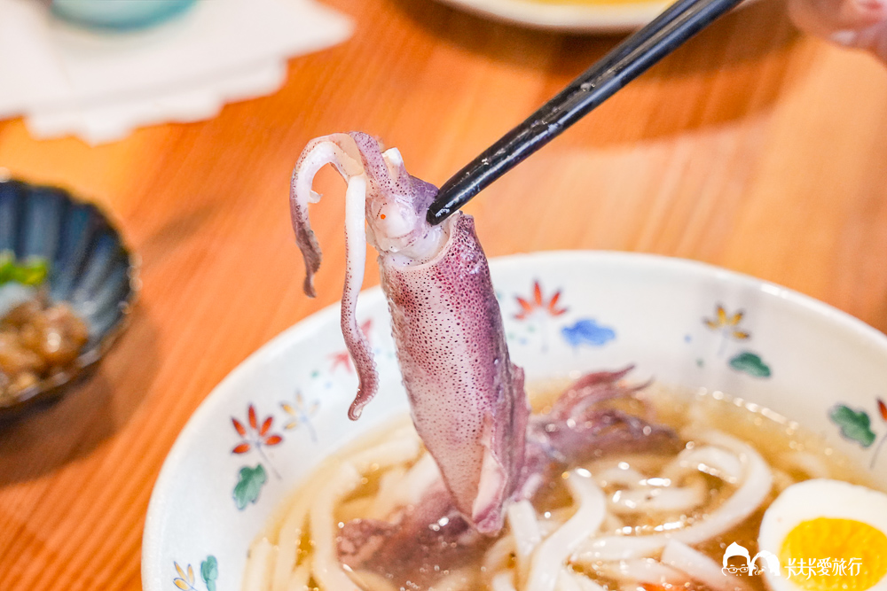 宜蘭冬山-春不老驛站牛肉麵｜藏在自來水廠老建築裡的航海魂菜單與評價
