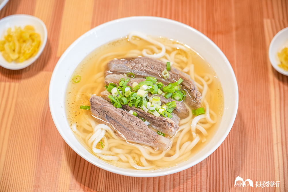 宜蘭冬山-春不老驛站牛肉麵｜藏在自來水廠老建築裡的航海魂菜單與評價
