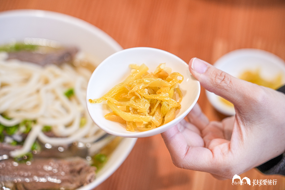 宜蘭冬山-春不老驛站牛肉麵｜藏在自來水廠老建築裡的航海魂菜單與評價