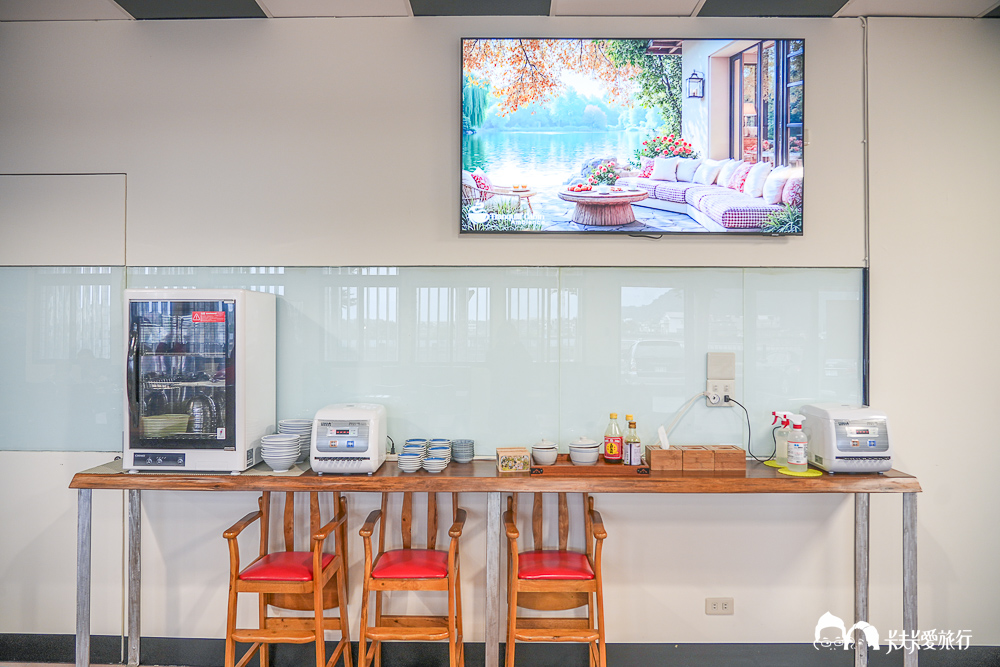 宜蘭冬山-春不老驛站牛肉麵｜藏在自來水廠老建築裡的航海魂菜單與評價