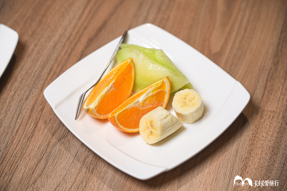 宜蘭火鍋吃到飽｜糧倉1號麻辣鴛鴦鍋｜超狂自助吧哈根達斯、和牛、啤酒隨你吃菜單價位！