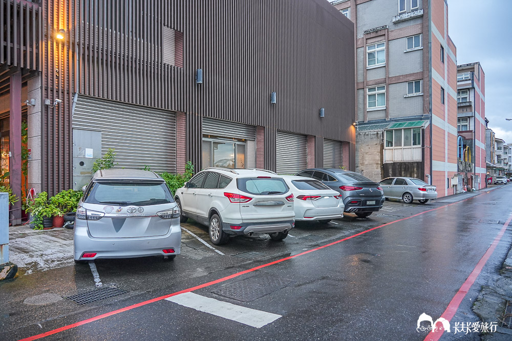 宜蘭火鍋吃到飽｜糧倉1號麻辣鴛鴦鍋｜超狂自助吧哈根達斯、和牛、啤酒隨你吃菜單價位！