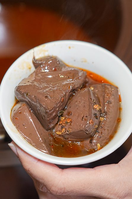 宜蘭火鍋吃到飽｜糧倉1號麻辣鴛鴦鍋｜超狂自助吧哈根達斯、和牛、啤酒隨你吃菜單價位！