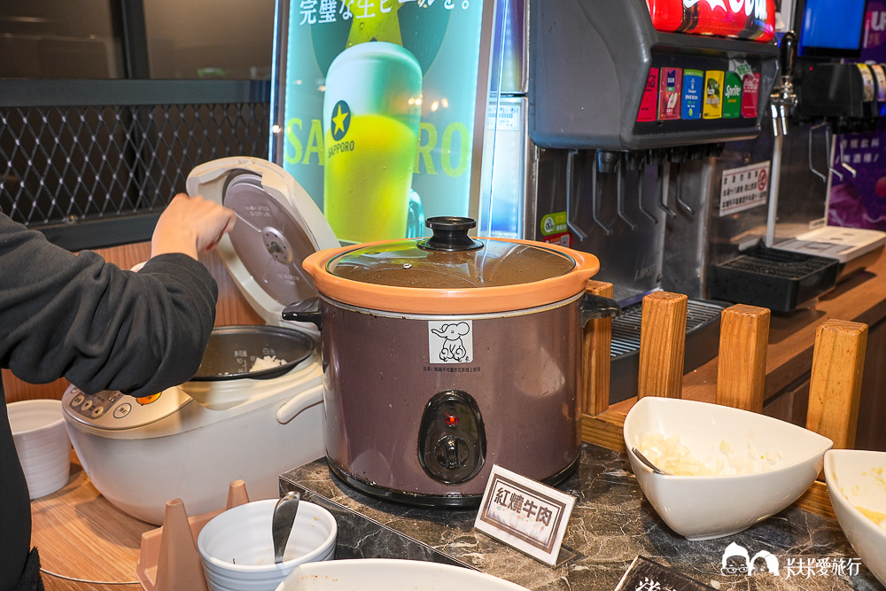 宜蘭火鍋吃到飽｜糧倉1號麻辣鴛鴦鍋｜超狂自助吧哈根達斯、和牛、啤酒隨你吃菜單價位！