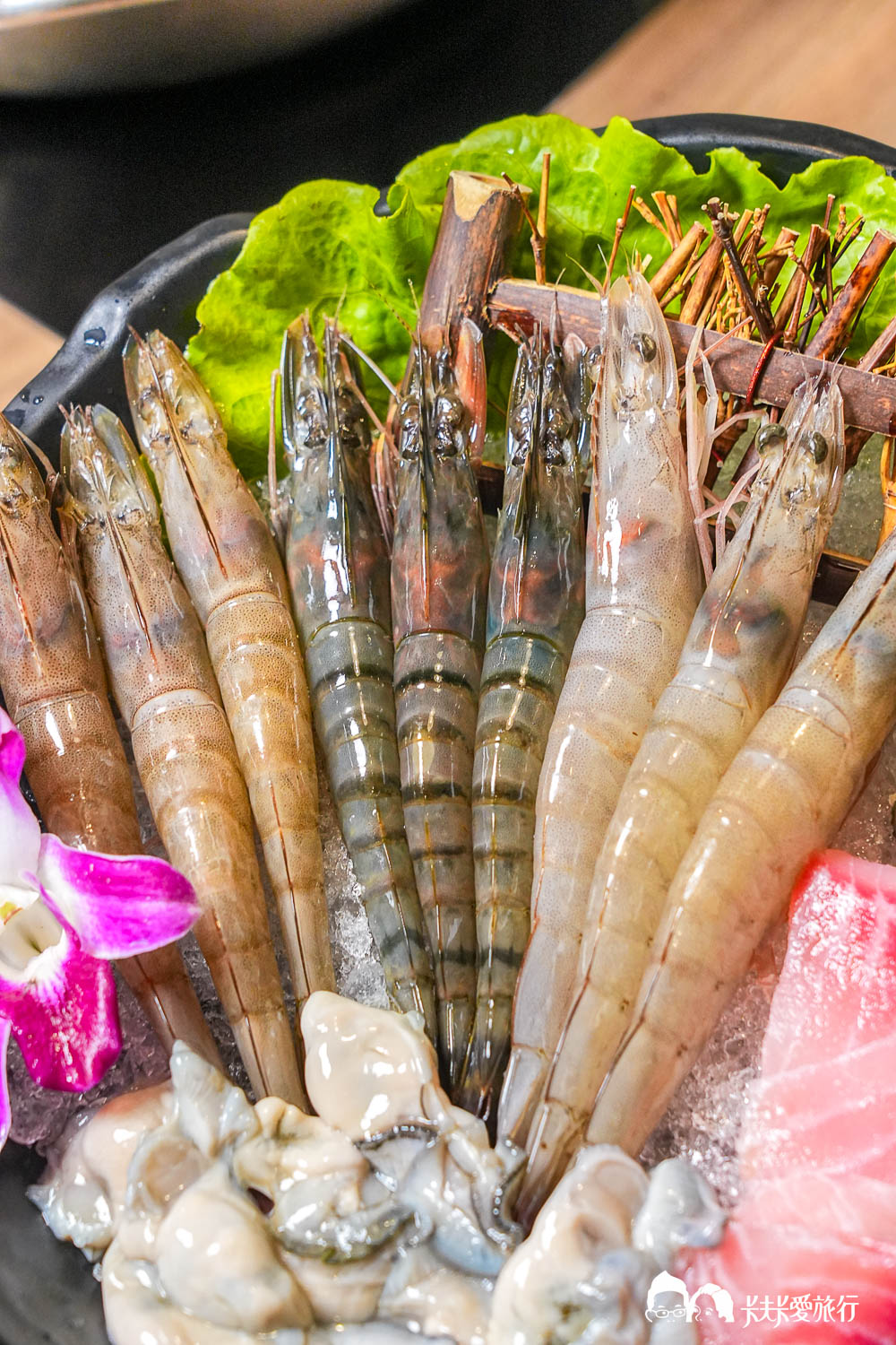 宜蘭火鍋吃到飽｜糧倉1號麻辣鴛鴦鍋｜超狂自助吧哈根達斯、和牛、啤酒隨你吃菜單價位！