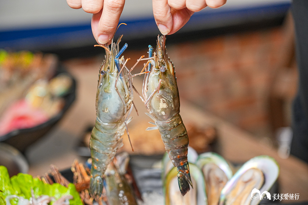 宜蘭火鍋吃到飽｜糧倉1號麻辣鴛鴦鍋｜超狂自助吧哈根達斯、和牛、啤酒隨你吃菜單價位！