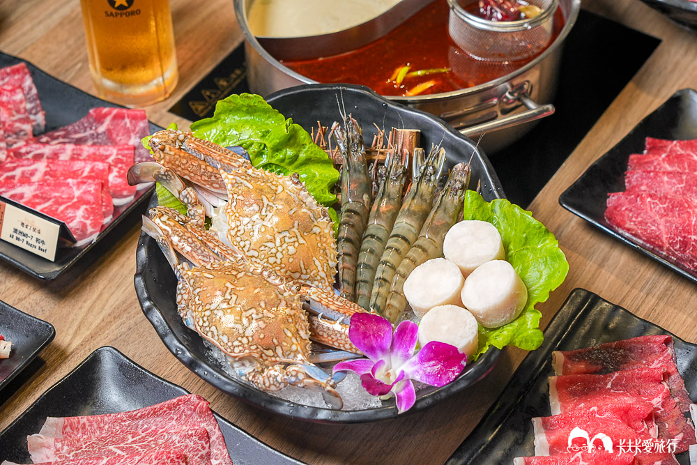 宜蘭火鍋吃到飽｜糧倉1號麻辣鴛鴦鍋｜超狂自助吧哈根達斯、和牛、啤酒隨你吃菜單價位！