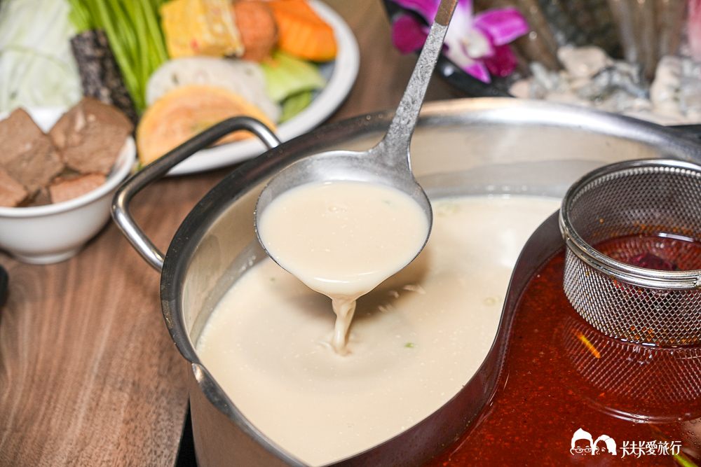 宜蘭火鍋吃到飽｜糧倉1號麻辣鴛鴦鍋｜超狂自助吧哈根達斯、和牛、啤酒隨你吃菜單價位！