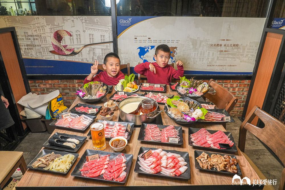 宜蘭火鍋吃到飽｜糧倉1號麻辣鴛鴦鍋｜超狂自助吧哈根達斯、和牛、啤酒隨你吃菜單價位！