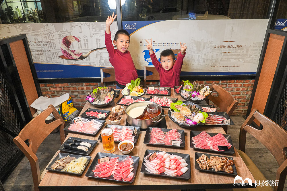 宜蘭火鍋吃到飽｜糧倉1號麻辣鴛鴦鍋｜超狂自助吧哈根達斯、和牛、啤酒隨你吃菜單價位！