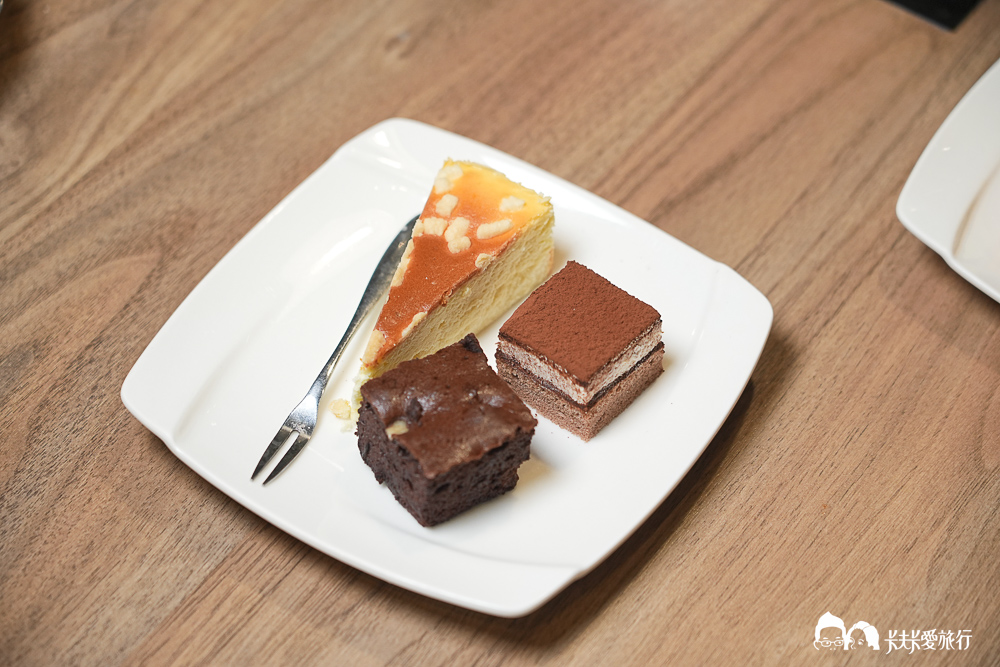 宜蘭火鍋吃到飽｜糧倉1號麻辣鴛鴦鍋｜超狂自助吧哈根達斯、和牛、啤酒隨你吃菜單價位！