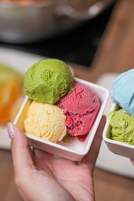 宜蘭火鍋吃到飽｜糧倉1號麻辣鴛鴦鍋｜超狂自助吧哈根達斯、和牛、啤酒隨你吃菜單價位！