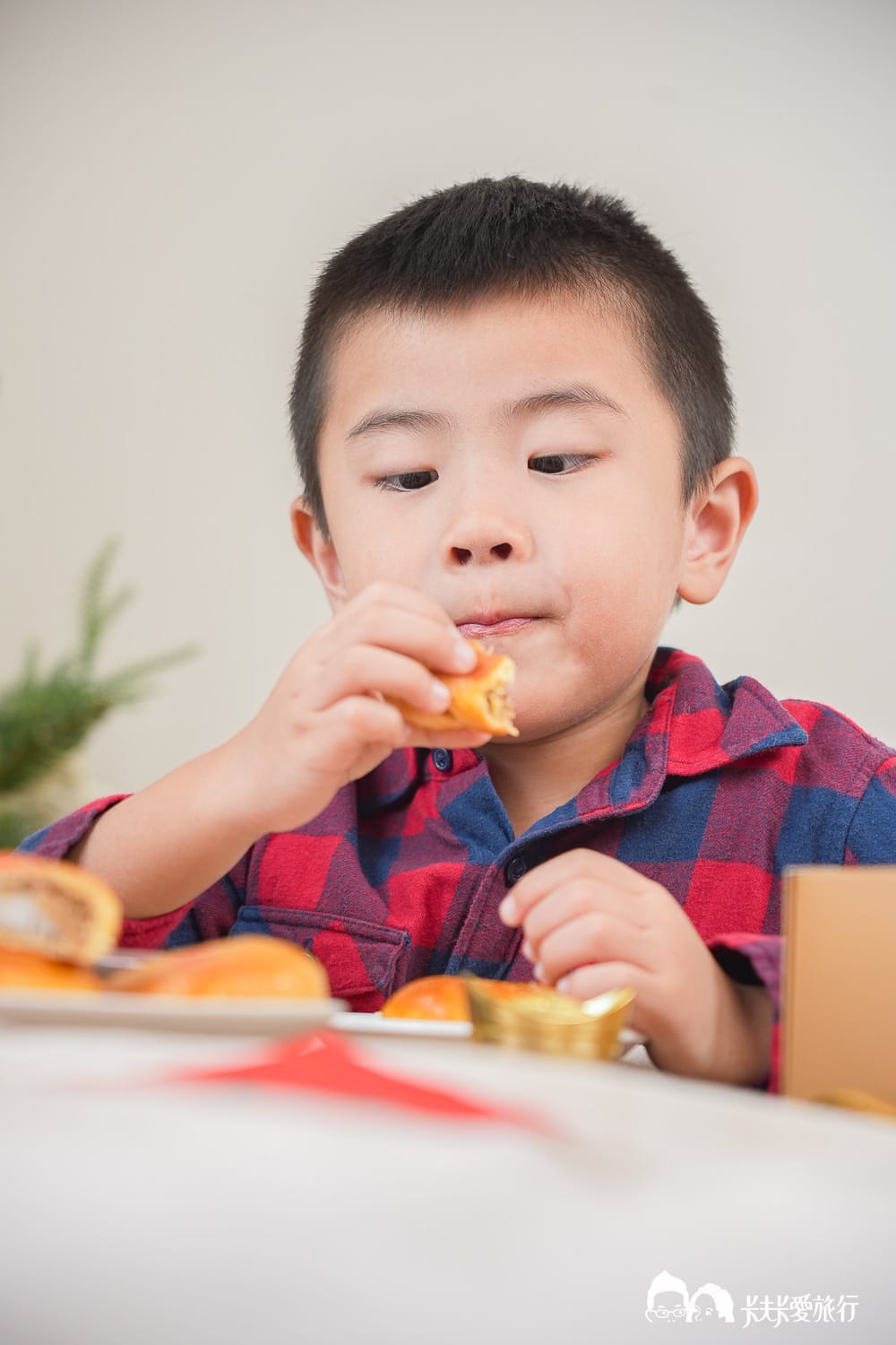 麥仕佳烘焙坊-過年送禮年節伴手禮推薦！干貝肉圓酥富貴禮盒開箱評價