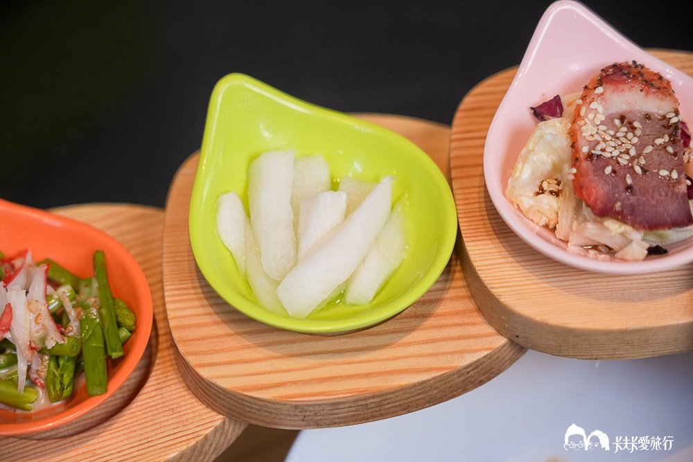 宜蘭簡餐推薦-游饗創意中式定食｜親子餐廳兒童遊戲區+九宮格菜色菜單