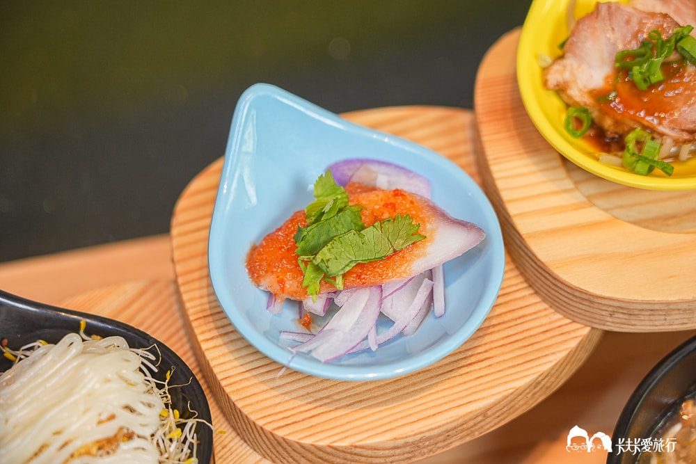 宜蘭簡餐推薦-游饗創意中式定食｜親子餐廳兒童遊戲區+九宮格菜色菜單