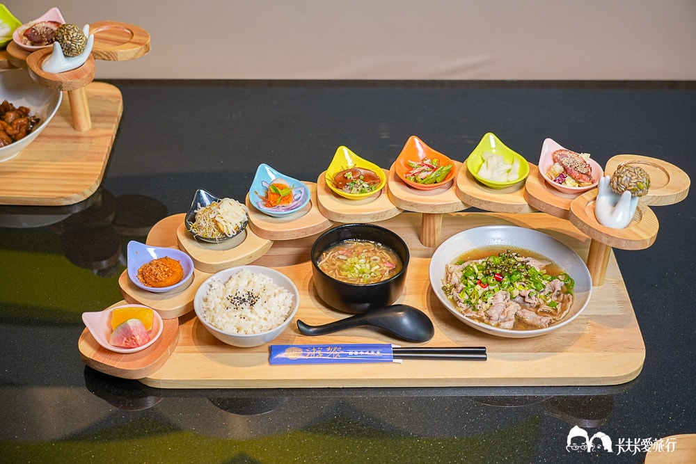 宜蘭簡餐推薦-游饗創意中式定食｜親子餐廳兒童遊戲區+九宮格菜色菜單