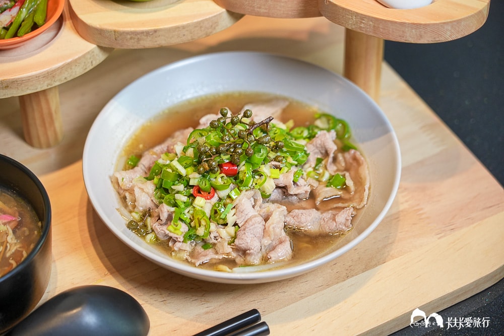 宜蘭簡餐推薦-游饗創意中式定食｜親子餐廳兒童遊戲區+九宮格菜色菜單