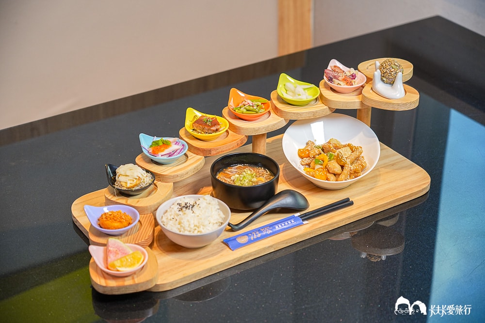 宜蘭簡餐推薦-游饗創意中式定食｜親子餐廳兒童遊戲區+九宮格菜色菜單