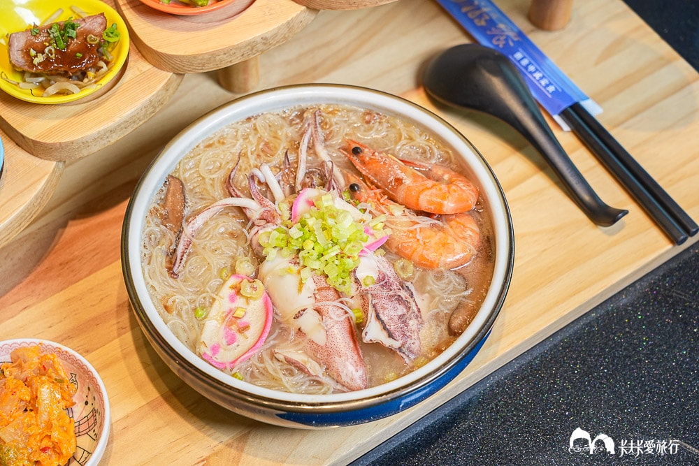 宜蘭簡餐推薦-游饗創意中式定食｜親子餐廳兒童遊戲區+九宮格菜色菜單