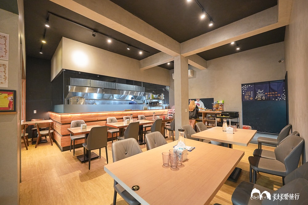 宜蘭簡餐推薦-游饗創意中式定食｜親子餐廳兒童遊戲區+九宮格菜色菜單